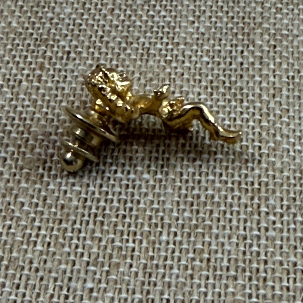 Kirks Folly Gold Angel Lapel Pin - Picture 2 of 4
